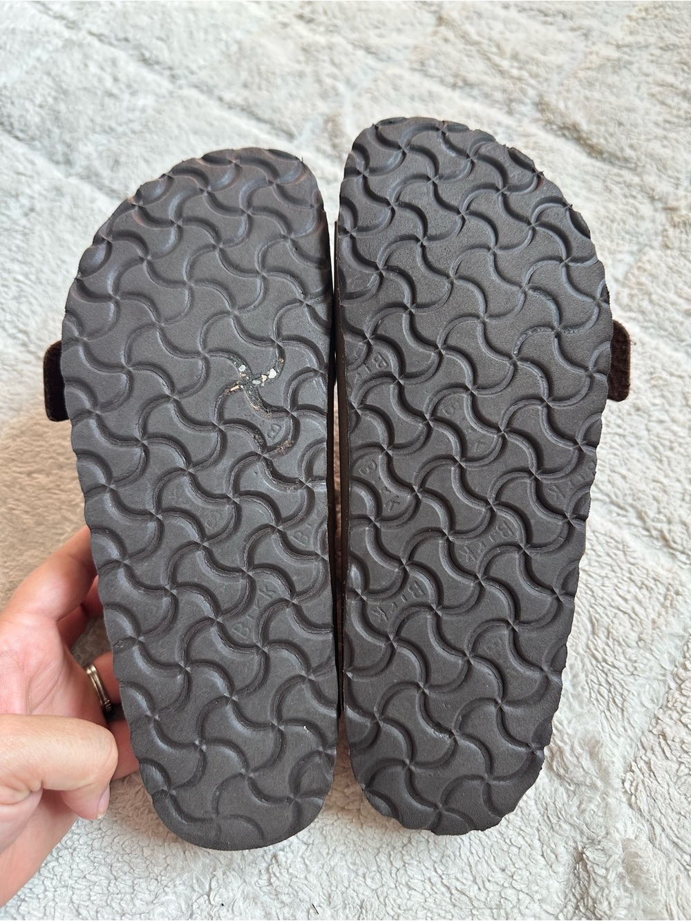 Birkenstock | Arizona Oiled Leather Tobacco Brown Two Strap Sandals | Size 39 - Picture 13 of 15